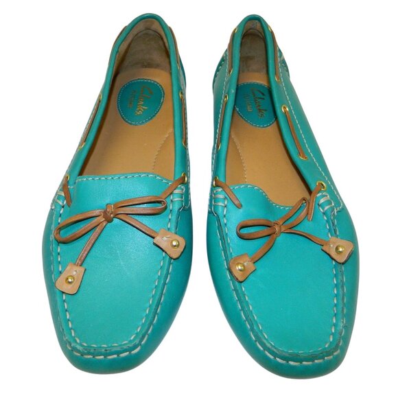 Clarks Turquoise Leather Loafers 7M Slip-On Driving Moccasins Tan Bow Rubber Sol - Picture 1 of 9